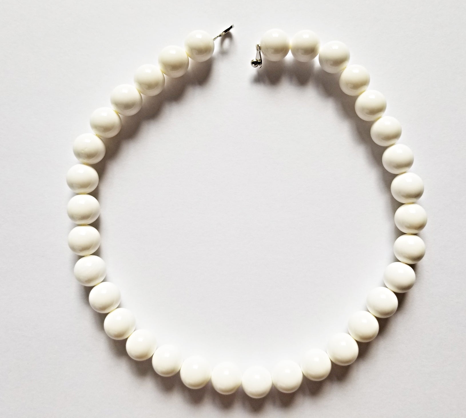 White Clam Shell Handmade Necklace - Viva Life Jewelry - VivaLife Jewelry